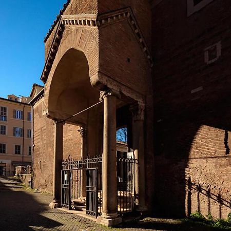 150 M Dal Colosseo - Appartamento Minerva Rome Luaran gambar