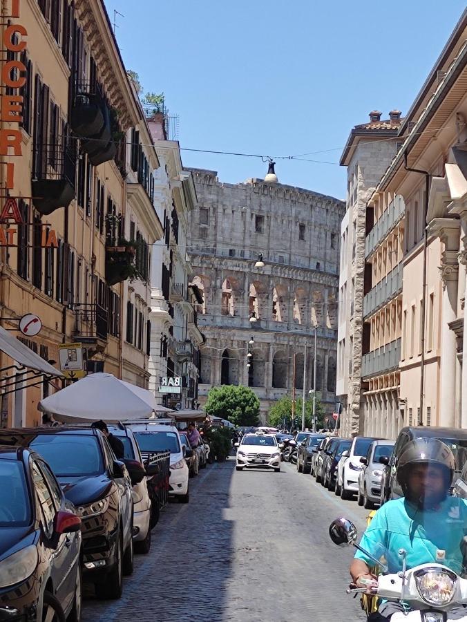 150 M Dal Colosseo - Appartamento Minerva Rome Luaran gambar